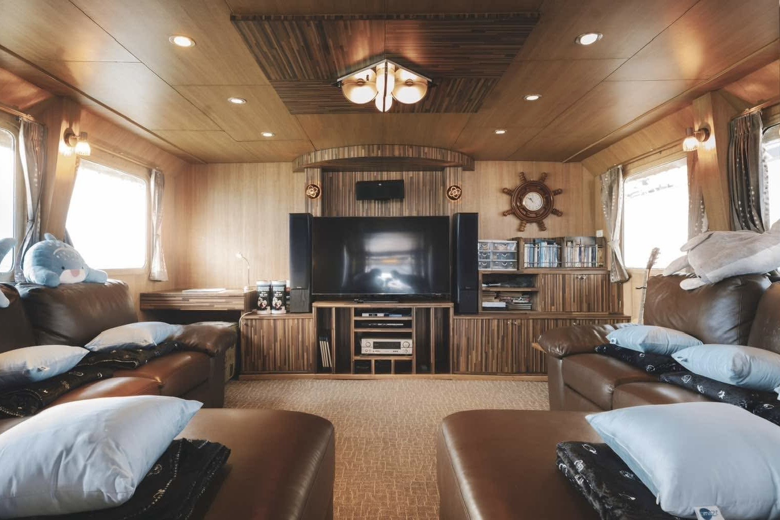 MV Aqua Indoor Space